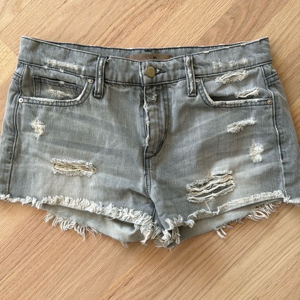 Joe’s Jeans cut off short, gray size 26